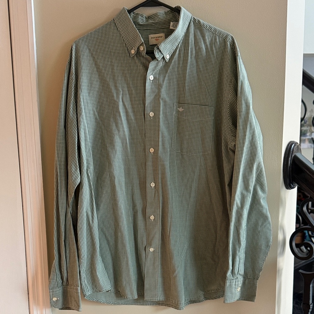 Dockers Men's Green Plaid Button Down Shirt